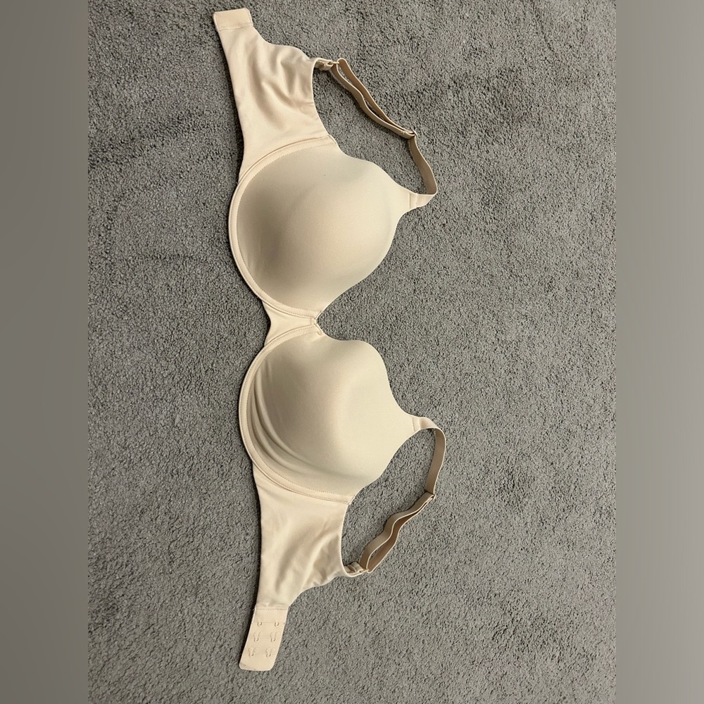 Skims New T-Shirt bra